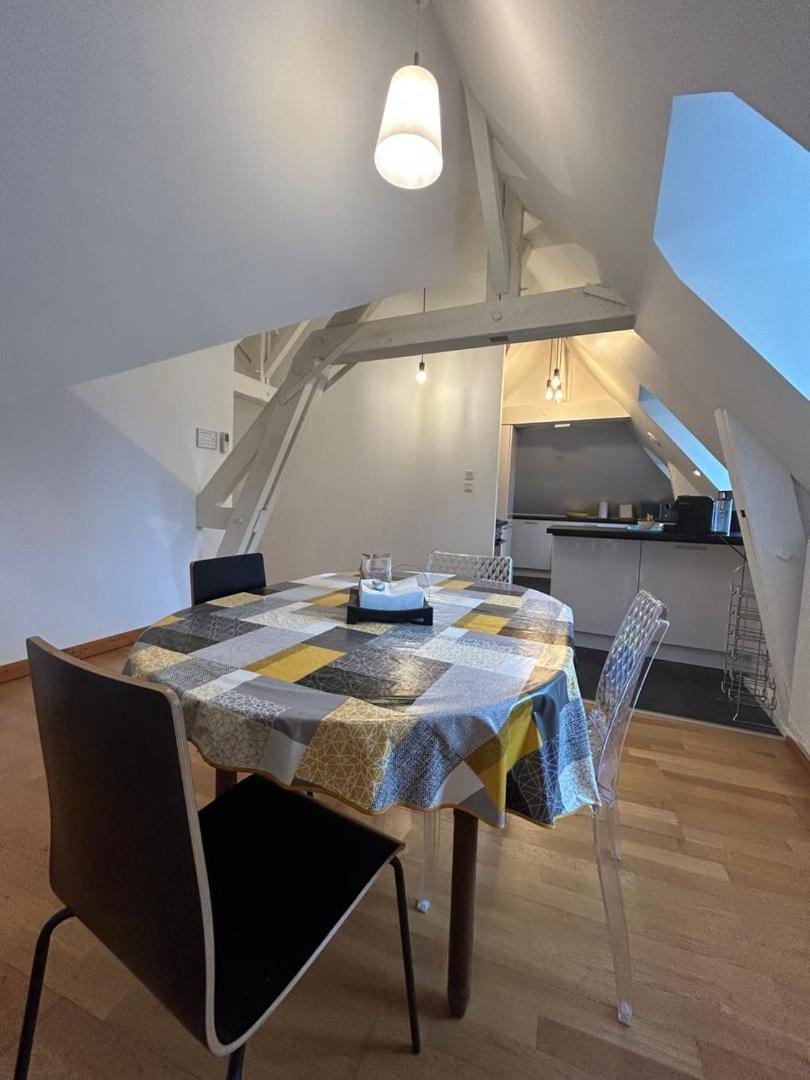 Appartement Le Square : Climatise En Centre *